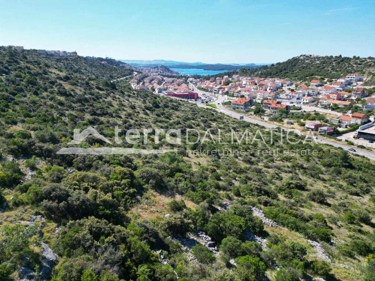 Grundstück in Šibenik – 39.000 m2