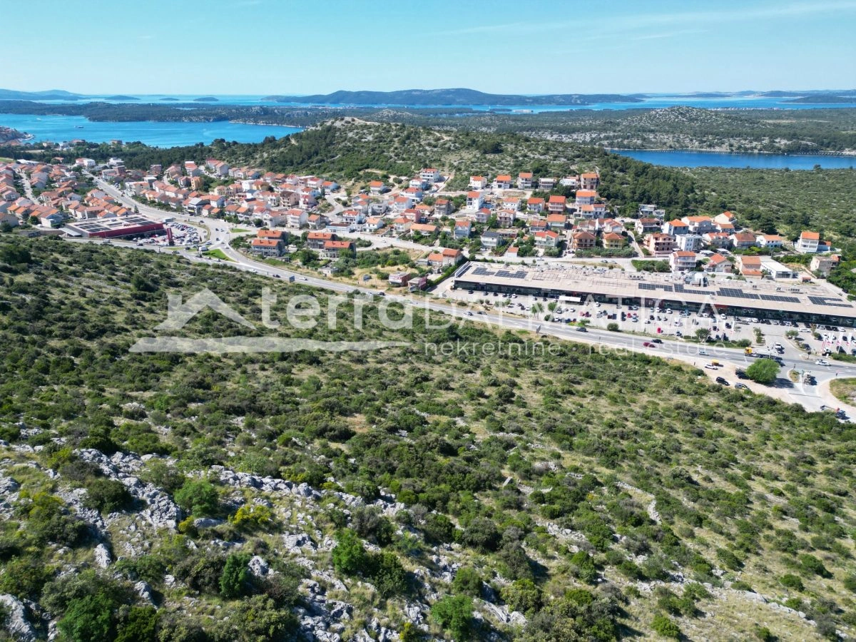 Grundstück in Šibenik – 39.000 m2