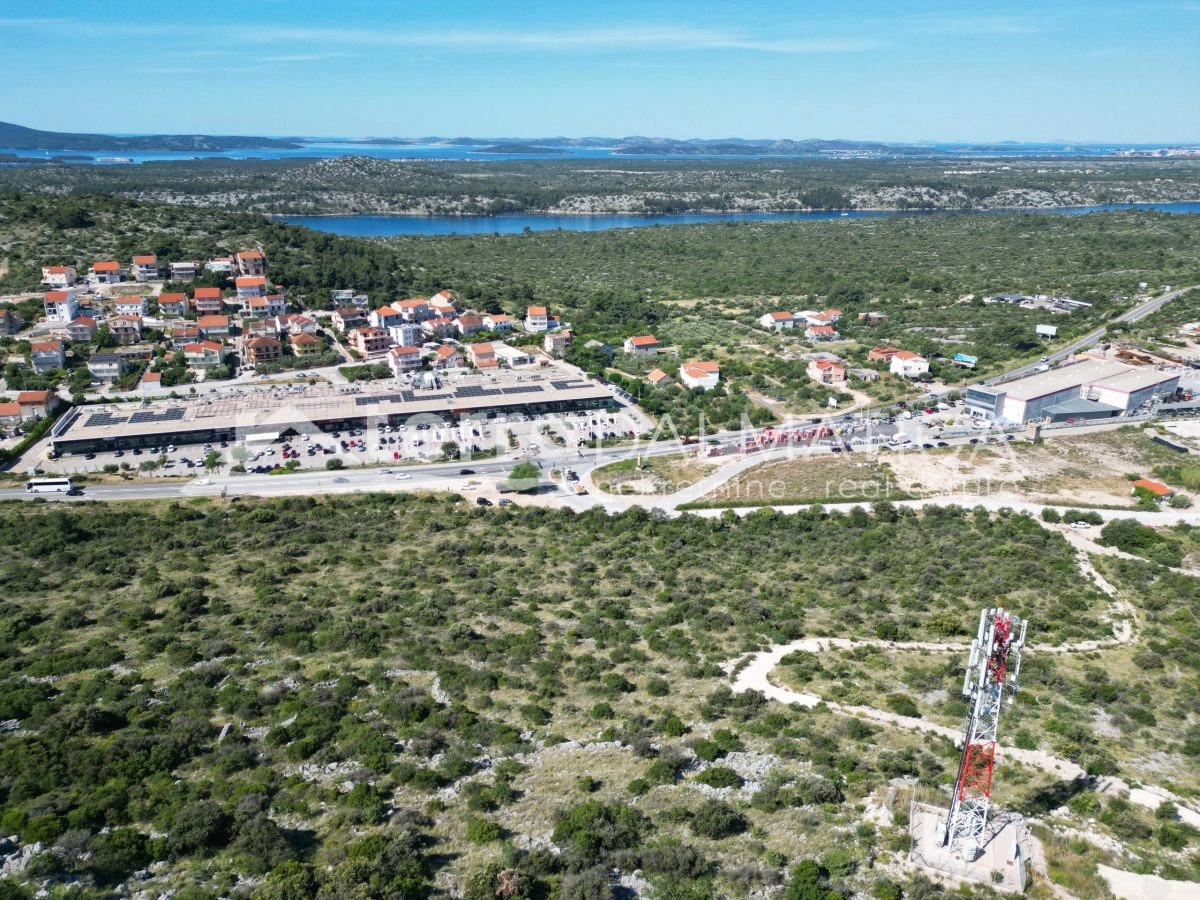 Grundstück in Šibenik – 39.000 m2
