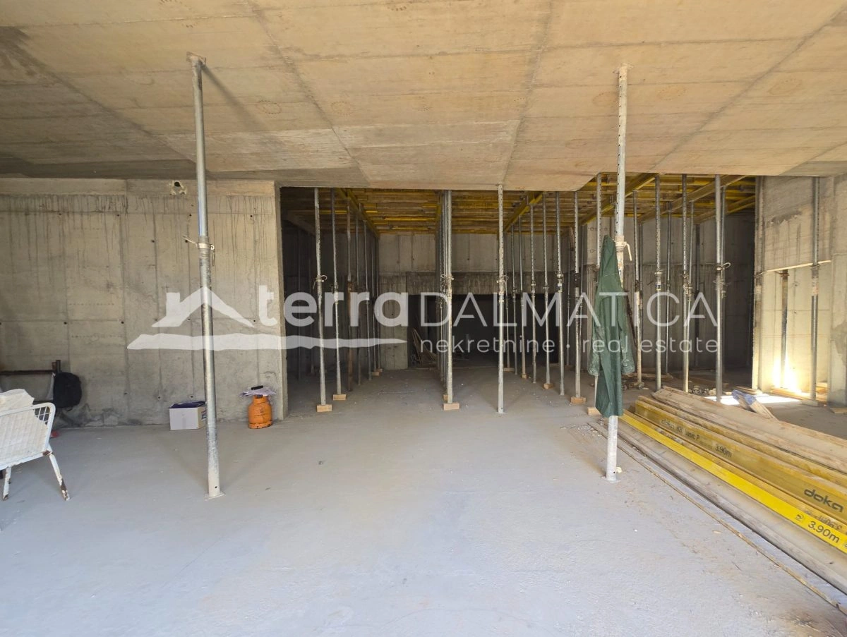 Penthouse in Grebaštica mit Meerblick, Swimmingpool und Dachterrasse