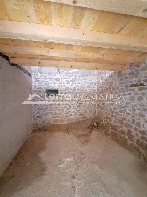 Renoviertes Steinhaus auf der Insel Prvić