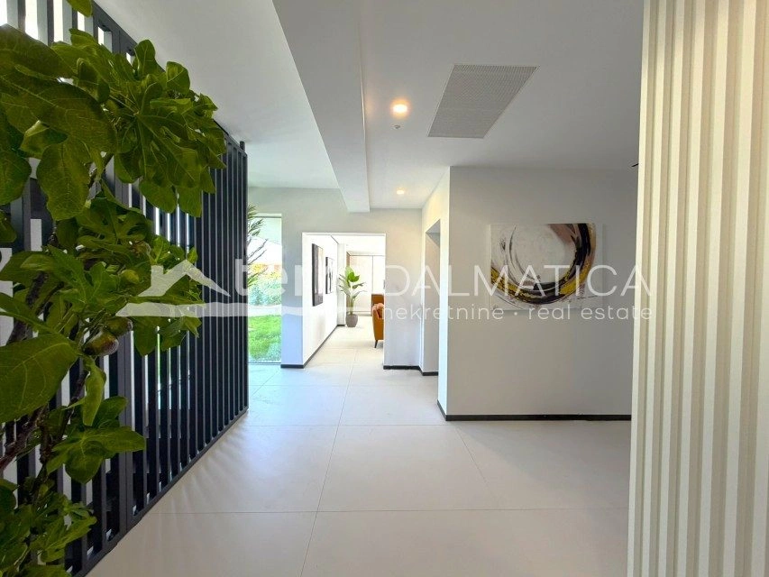 Luxusvilla mit Wellnessbereich und großem Swimmingpool, Vodice