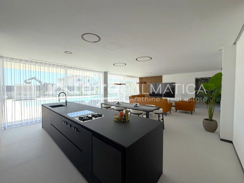 Luxusvilla mit Wellnessbereich und großem Swimmingpool, Vodice