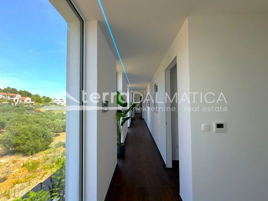 Luxusvilla mit Wellnessbereich und großem Swimmingpool, Vodice