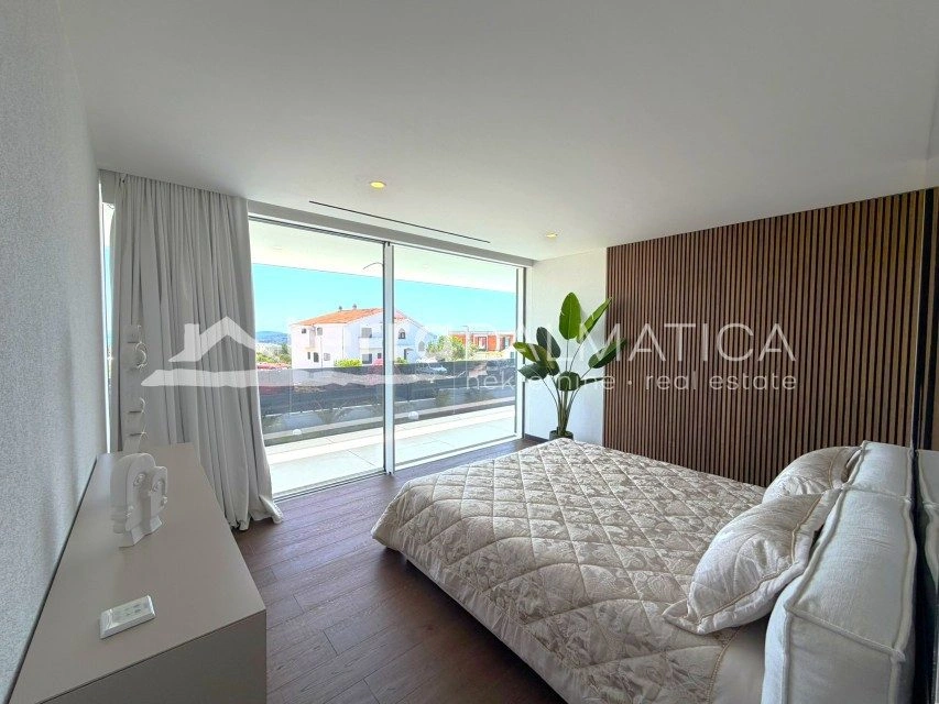 Luxusvilla mit Wellnessbereich und großem Swimmingpool, Vodice