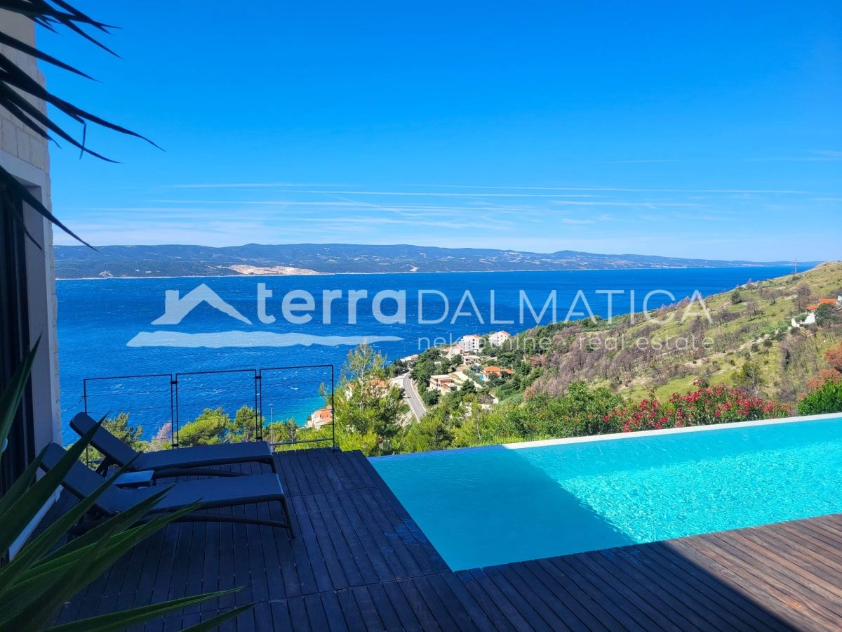 Ein Haus in der Nähe von Omiš mit Panoramablick auf das Meer und einem Infinity-Pool