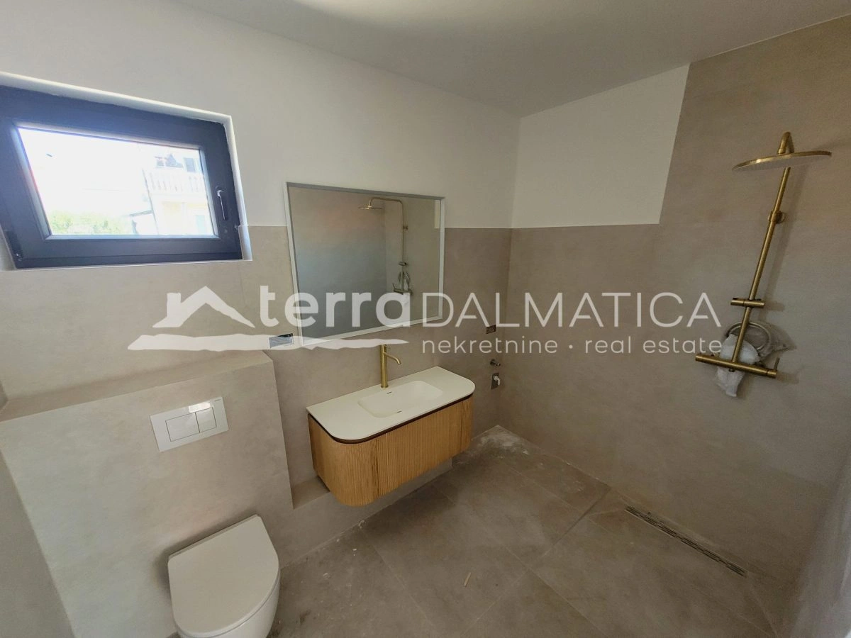 Apartment in Vodice – Neubau, 80 Meter vom Meer entfernt