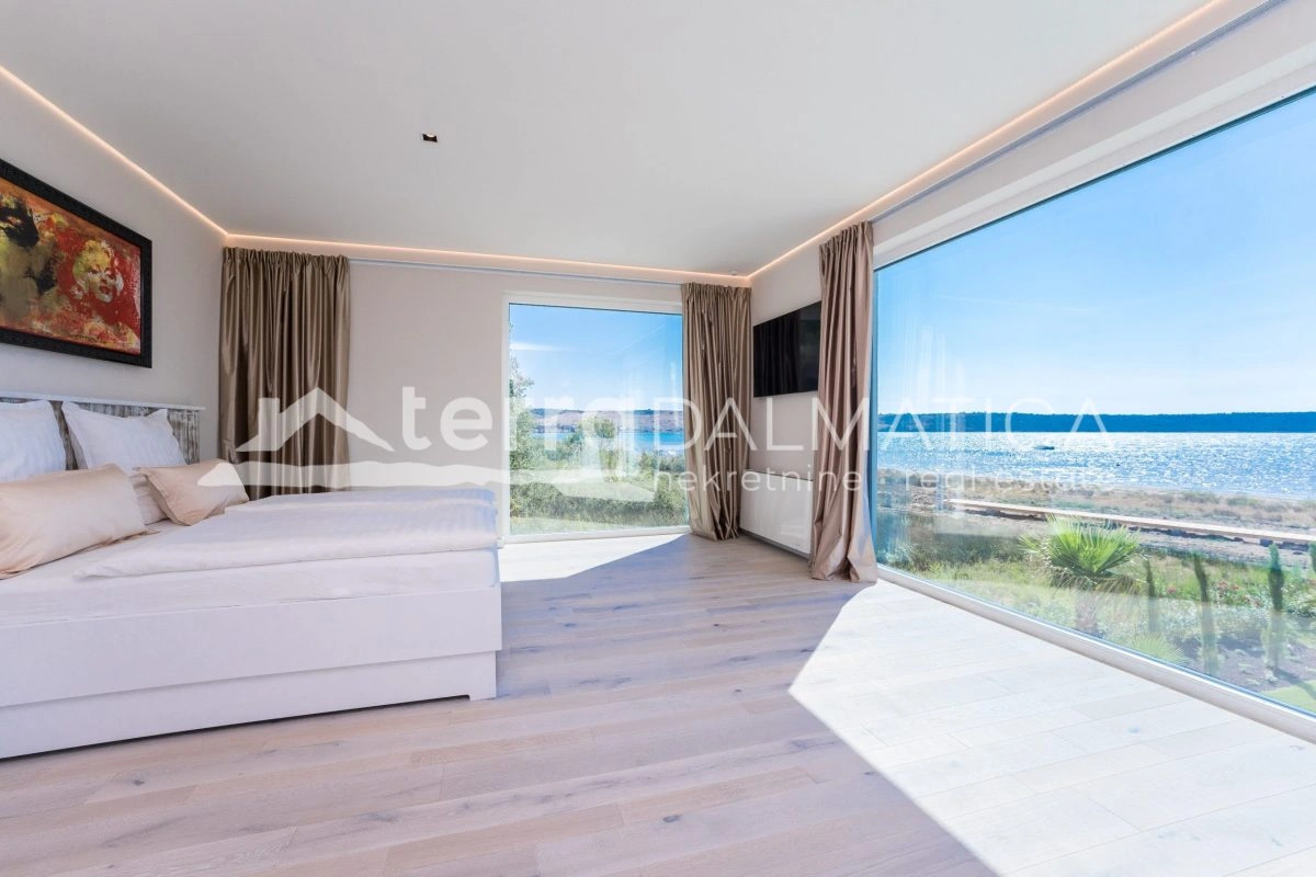 Villa in der Nähe von Zadar – erste Reihe zum Meer