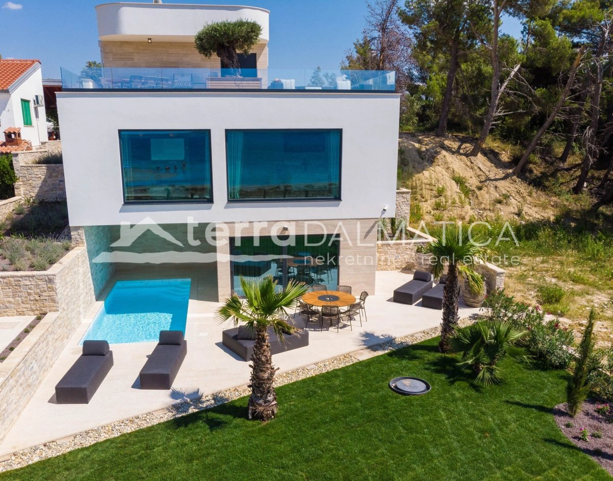 Villa in der Nähe von Zadar – erste Reihe zum Meer