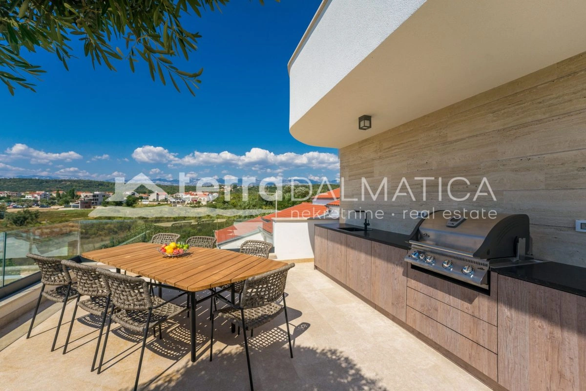 Villa in der Nähe von Zadar – erste Reihe zum Meer