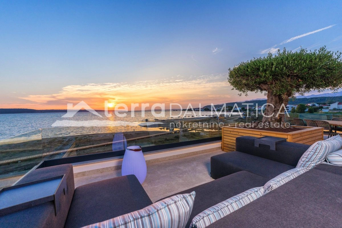 Villa in der Nähe von Zadar – erste Reihe zum Meer