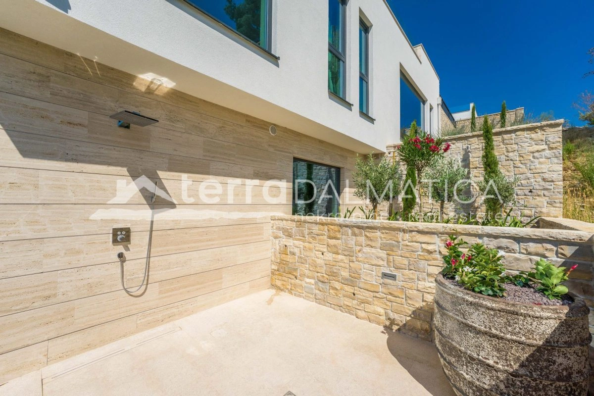 Villa in der Nähe von Zadar – erste Reihe zum Meer