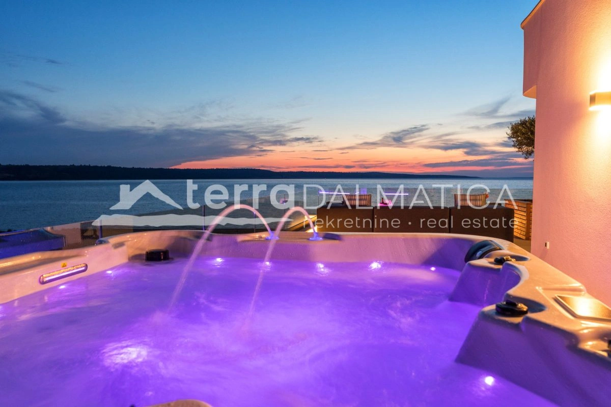 Villa in der Nähe von Zadar – erste Reihe zum Meer