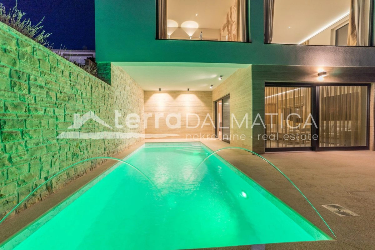Villa in der Nähe von Zadar – erste Reihe zum Meer