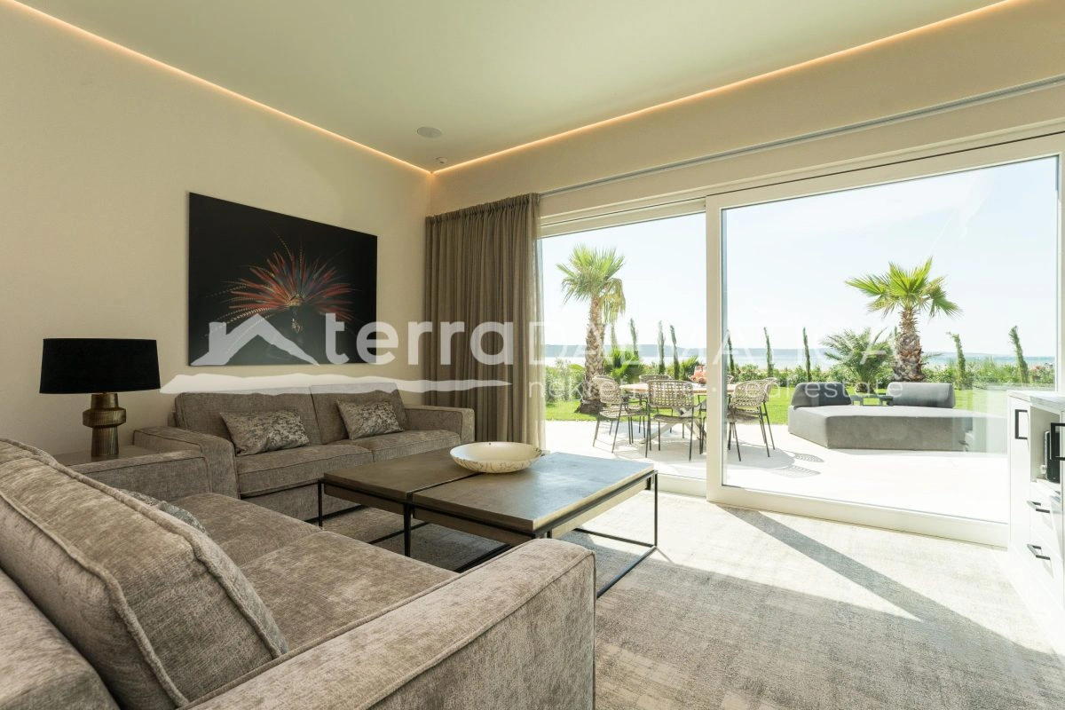 Villa in der Nähe von Zadar – erste Reihe zum Meer