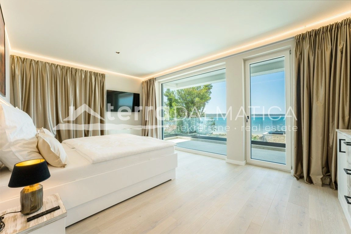 Villa in der Nähe von Zadar – 130 Meter vom Meer entfernt