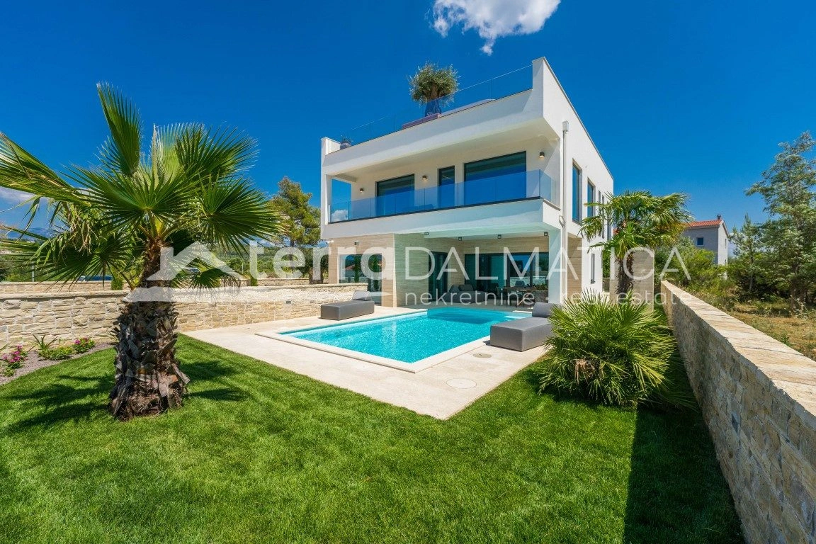 Villa in der Nähe von Zadar – 130 Meter vom Meer entfernt