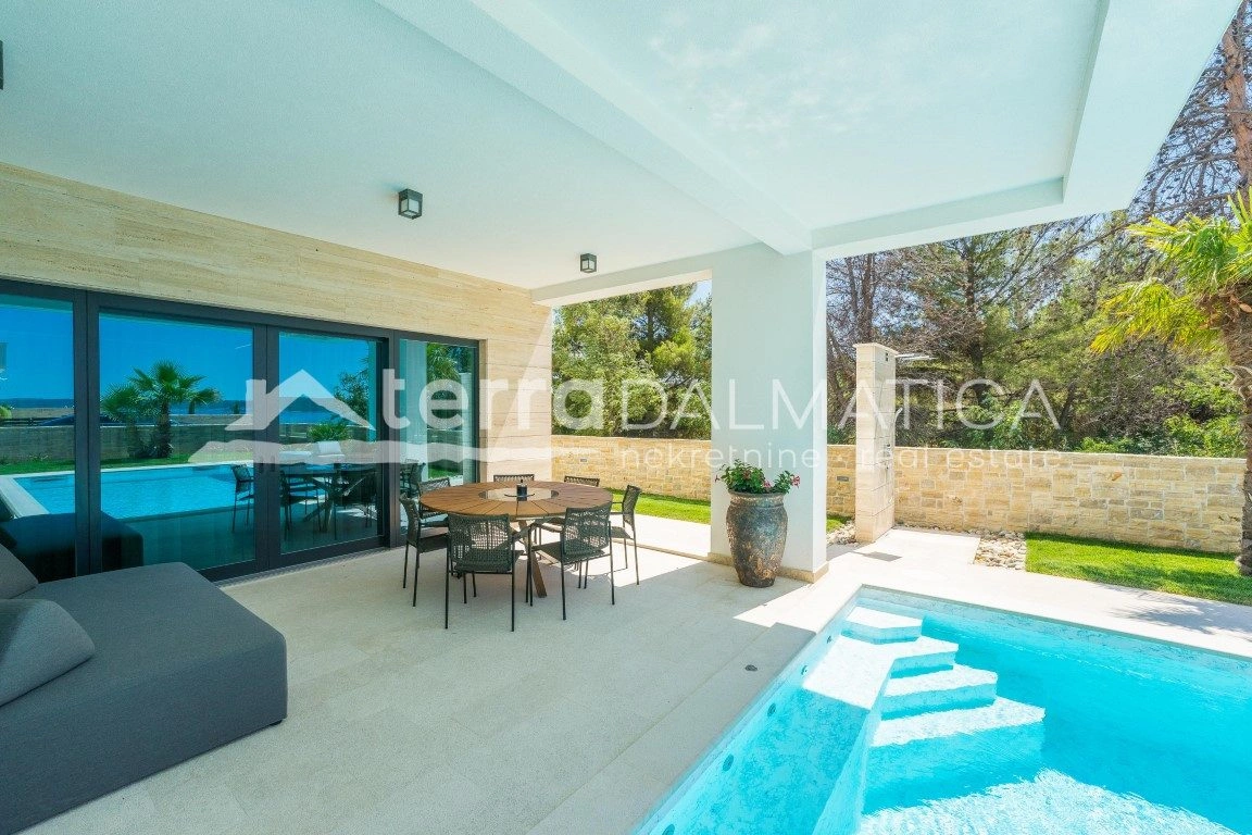 Villa in der Nähe von Zadar – 130 Meter vom Meer entfernt
