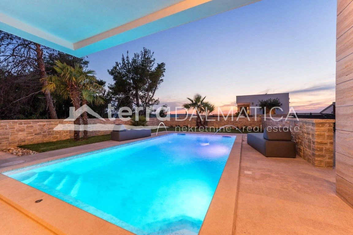 Villa in der Nähe von Zadar – 130 Meter vom Meer entfernt
