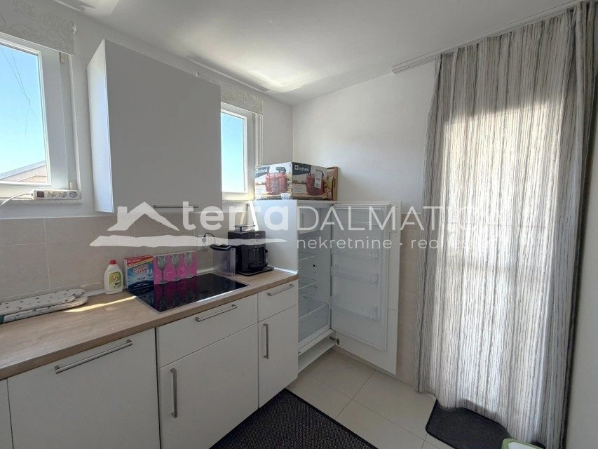 Apartmenthaus mit Meerblick, Tribunj – Kapitalanlage