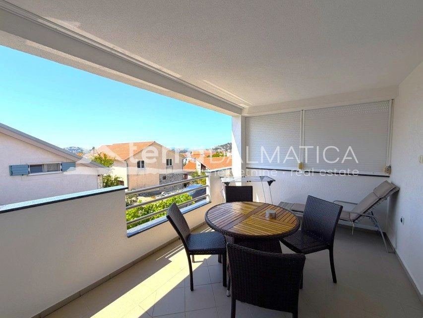 Apartmenthaus mit Meerblick, Tribunj – Kapitalanlage