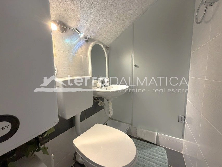 Apartmenthaus mit Meerblick, Tribunj – Kapitalanlage