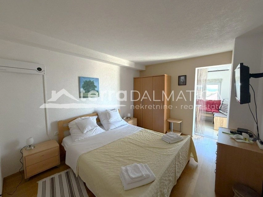 Apartmenthaus mit Meerblick, Tribunj – Kapitalanlage