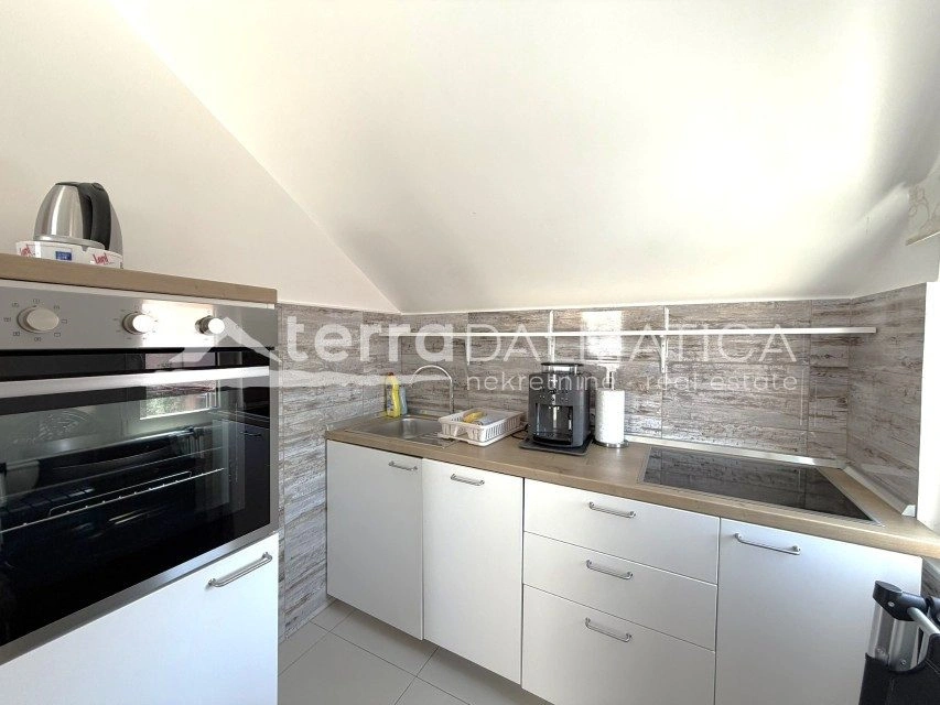Apartmenthaus mit Meerblick, Tribunj – Kapitalanlage