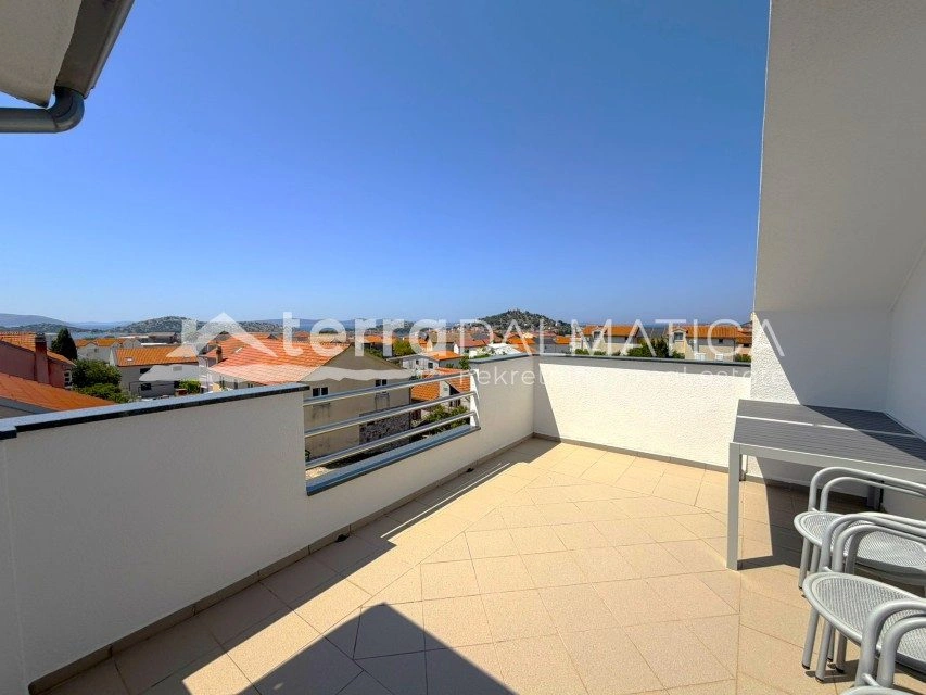 Apartmenthaus mit Meerblick, Tribunj – Kapitalanlage