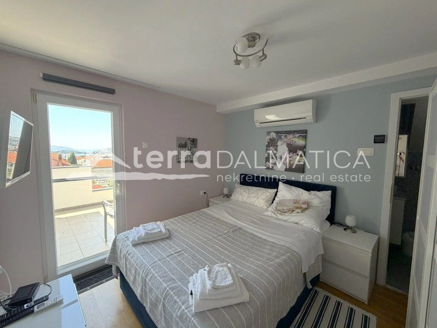Apartmenthaus mit Meerblick, Tribunj – Kapitalanlage