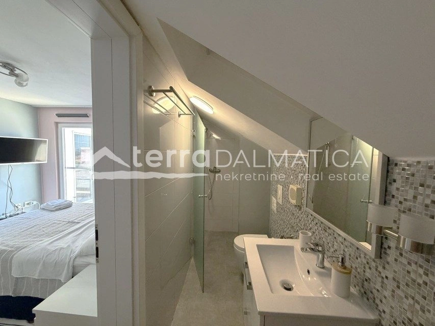Apartmenthaus mit Meerblick, Tribunj – Kapitalanlage