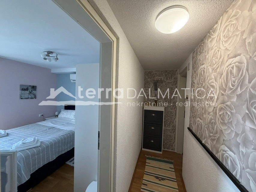 Apartmenthaus mit Meerblick, Tribunj – Kapitalanlage