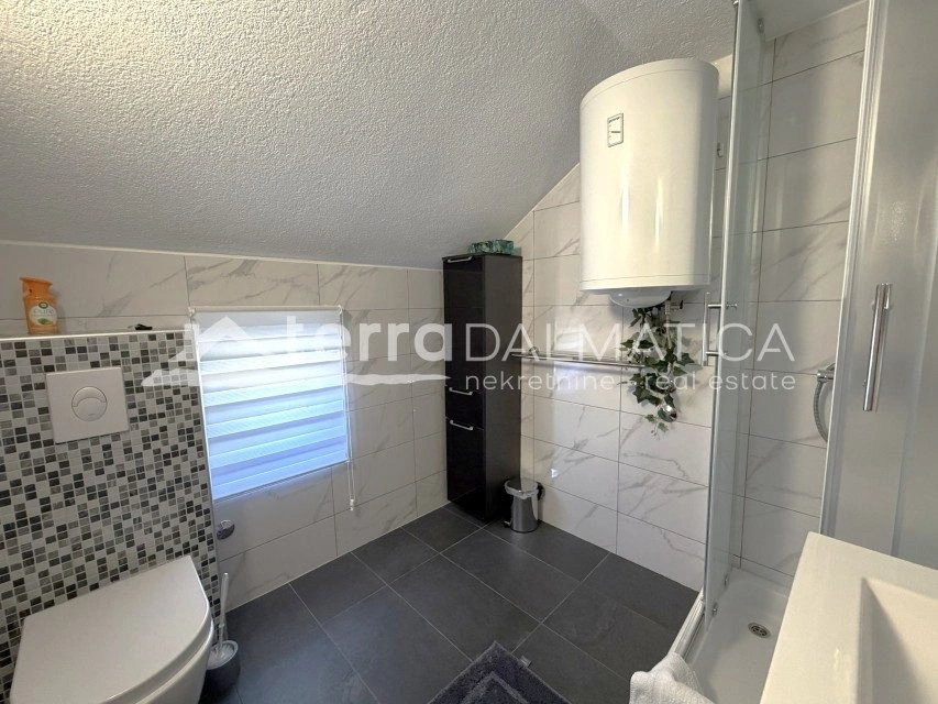 Apartmenthaus mit Meerblick, Tribunj – Kapitalanlage