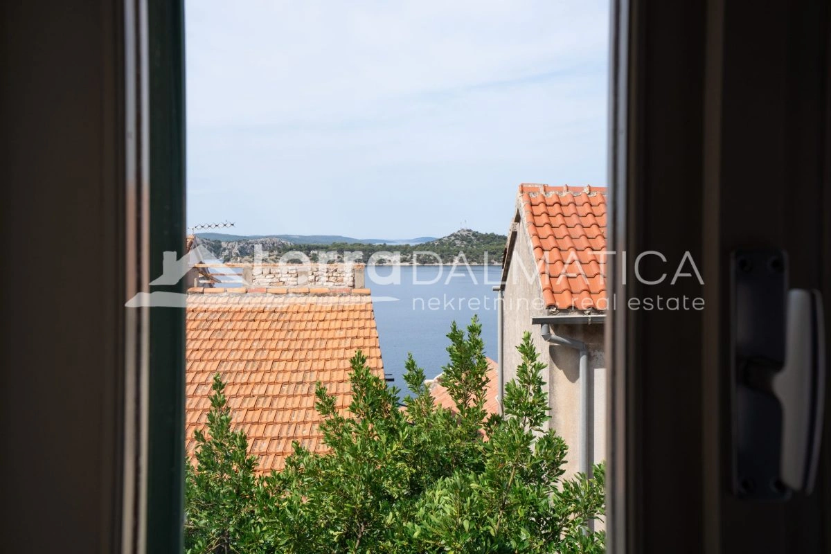 Renoviertes Steinhaus im Herzen von Šibenik mit Meerblick und Garten