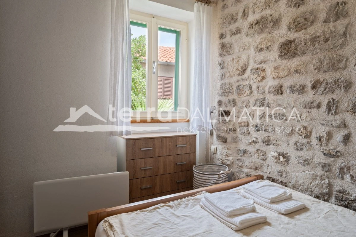 Renoviertes Steinhaus im Herzen von Šibenik mit Meerblick und Garten