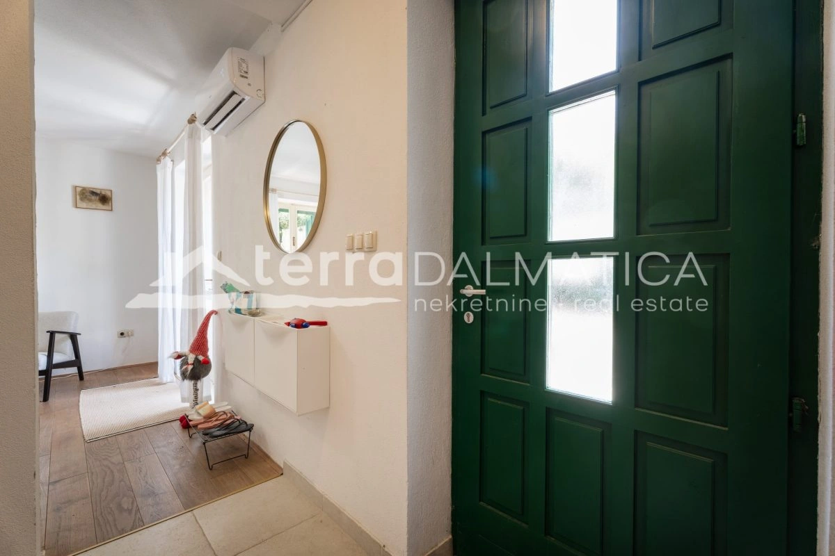 Renoviertes Steinhaus im Herzen von Šibenik mit Meerblick und Garten