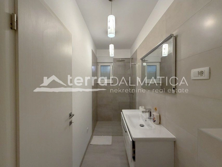 Ferienwohnung in Trogir – 80 m vom Meer entfernt