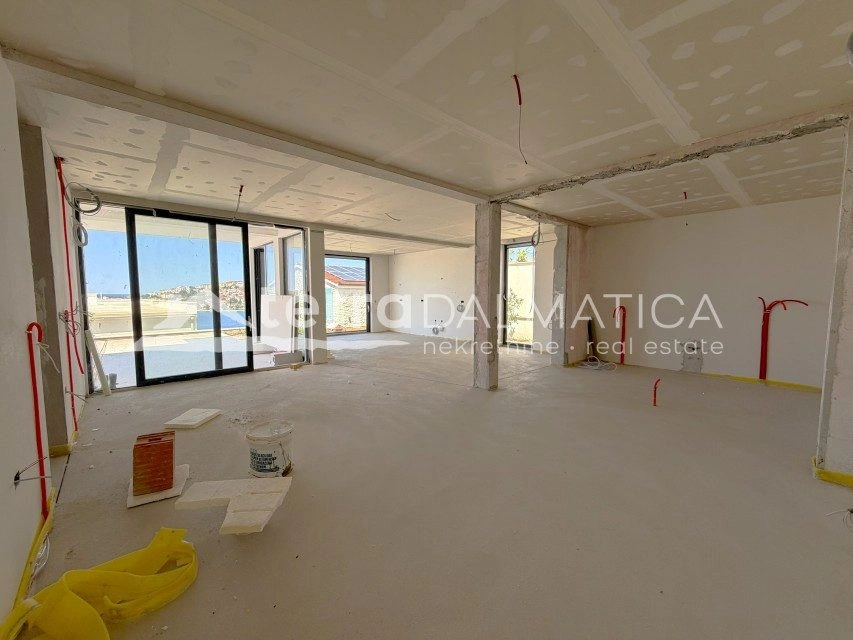 Luxusvilla mit Meerblick, Rogoznica – Swimmingpool