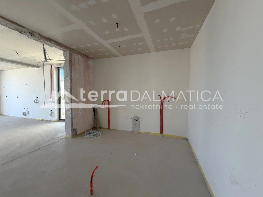 Luxusvilla mit Meerblick, Rogoznica – Swimmingpool