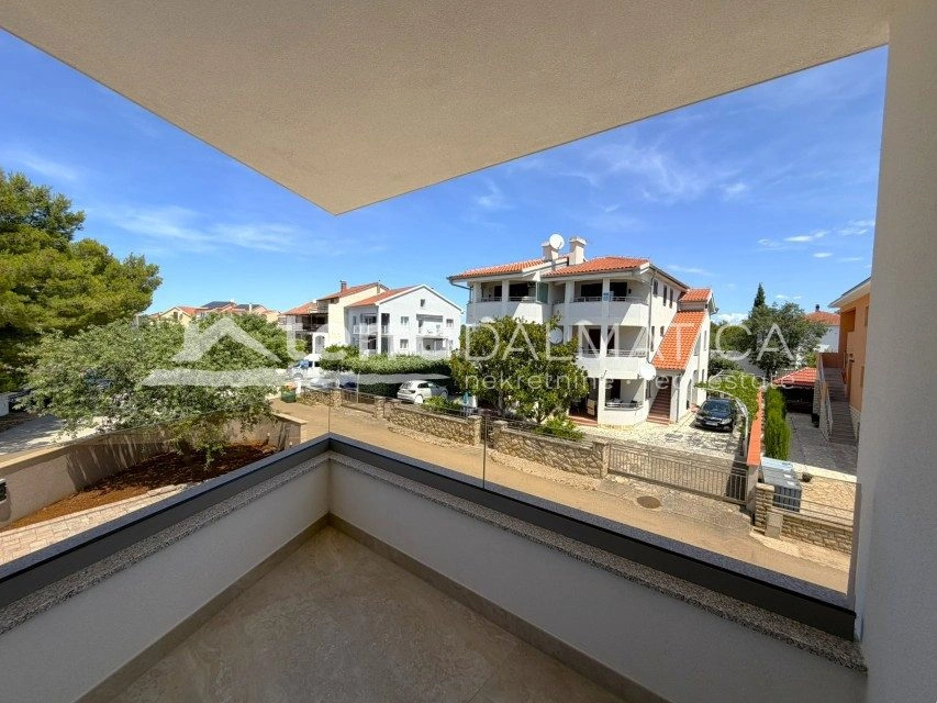 Moderan stan, Biograd na moru – vrt, blizina mora