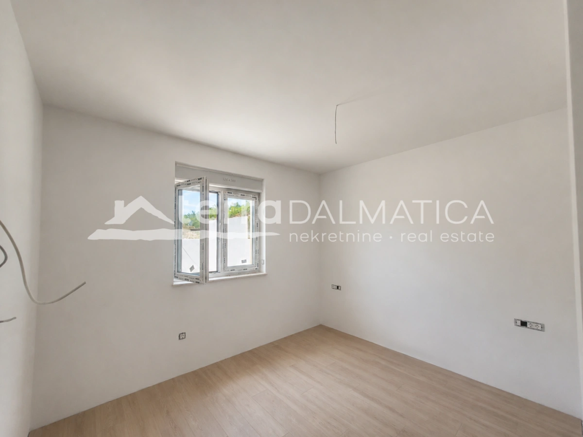 Wohnung in Vodice – Neubau mit einem 133 m² großen Garten