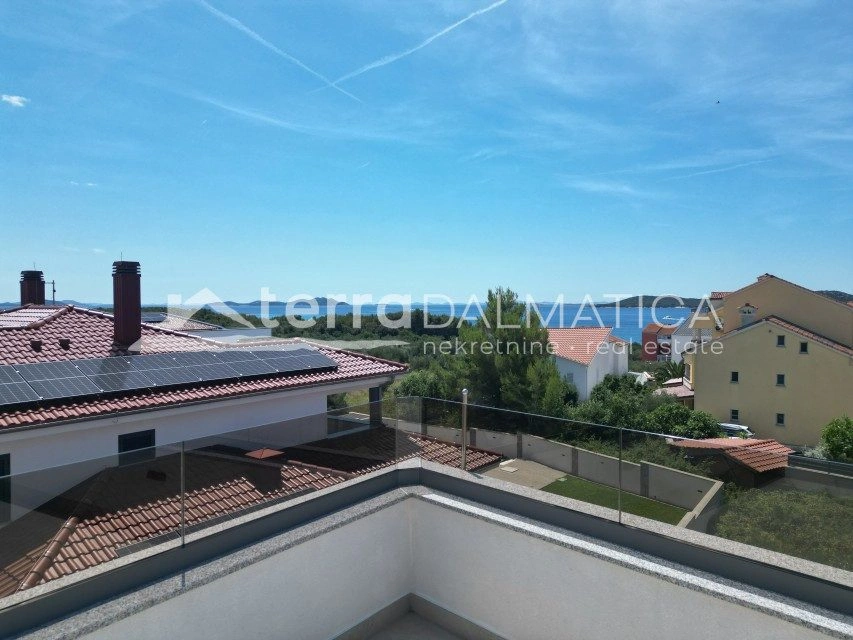 Luksuzna dvojna kuća, Biograd na moru – panoramski pogled i krovna terasa
