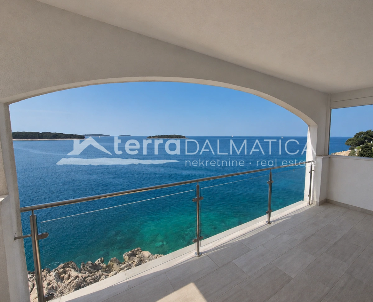 Apartment, Primošten – erste Reihe zum Meer