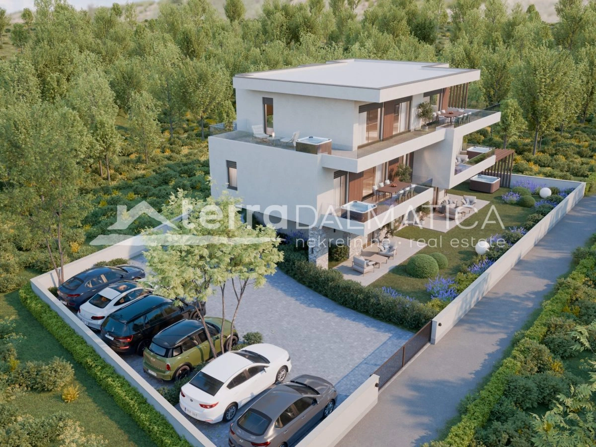 Elegantan stan u Vodicama s terasom i parkingom