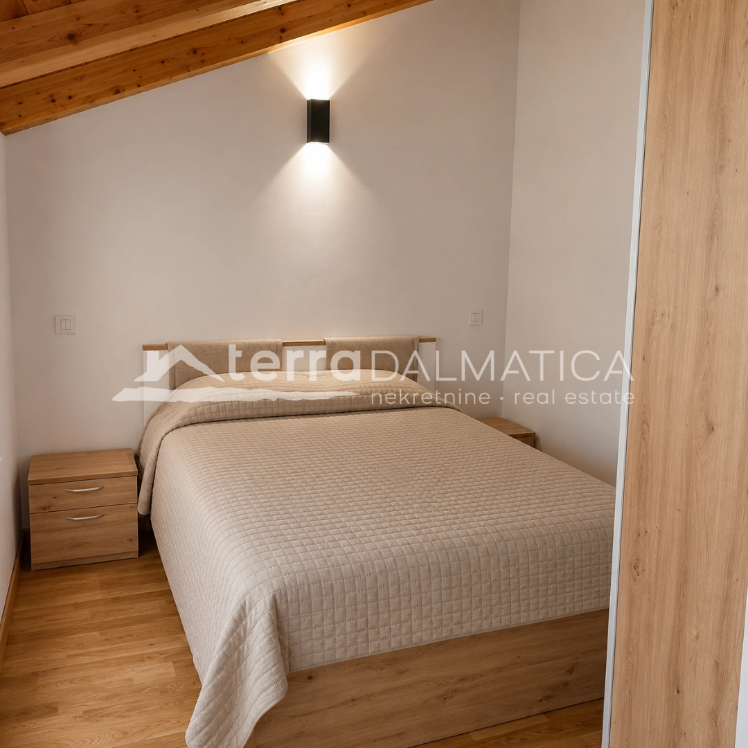 Renoviertes Steinhaus im Zentrum von Skradin – 3 Wohnungen und ein Garten