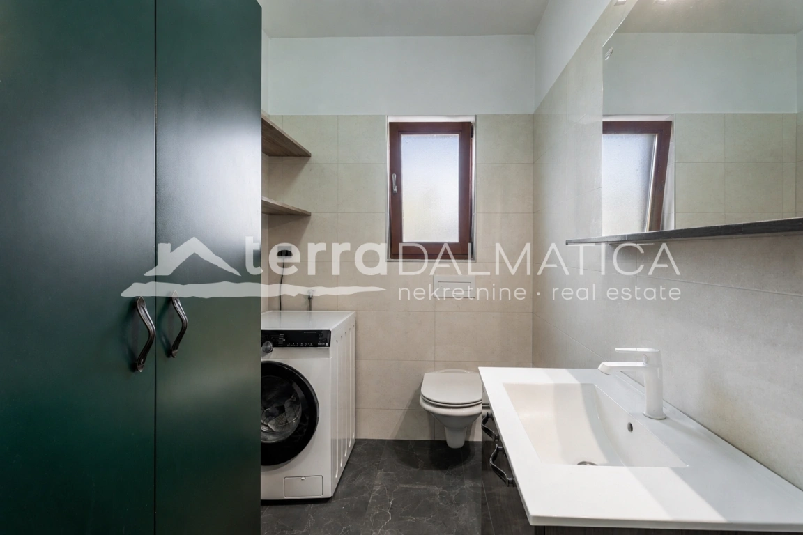 Eine einzigartige Villa mit Meerblick und Swimmingpool in der Nähe von Šibenik
