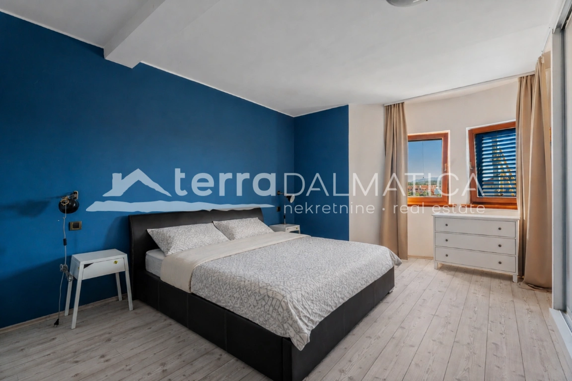 Eine einzigartige Villa mit Meerblick und Swimmingpool in der Nähe von Šibenik