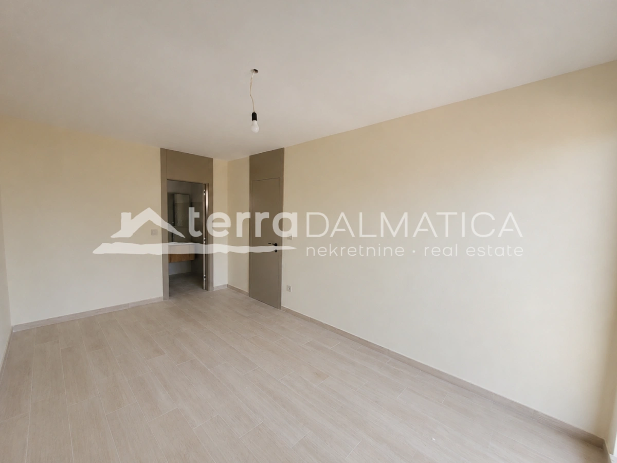 Apartment in Vodice – Neubau, 80 Meter vom Meer entfernt