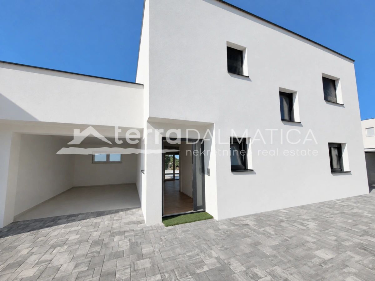 Doppelhaushälfte mit Pool, Garten und Meerblick - Vodice