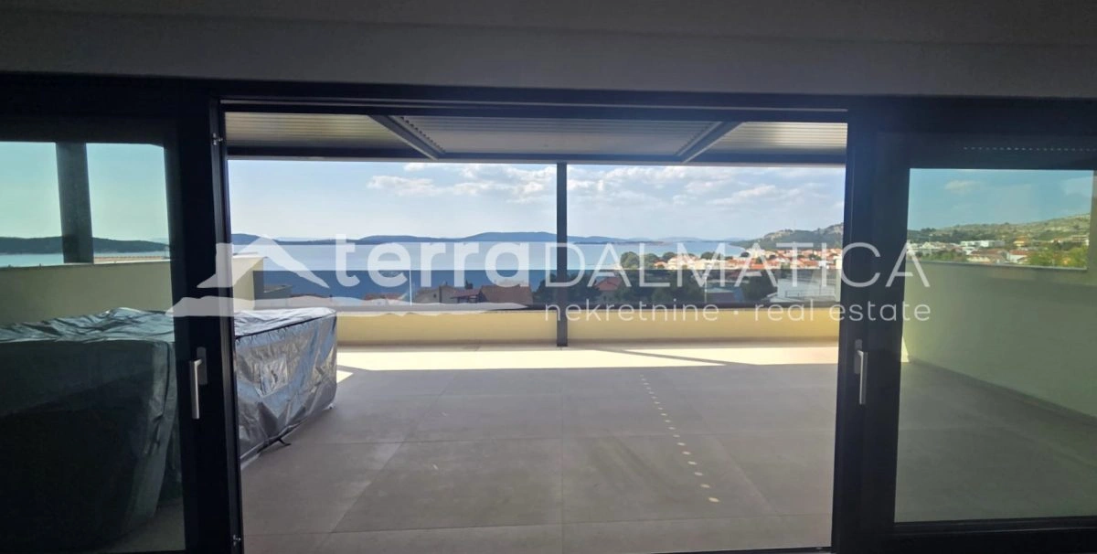 Penthouse in Žaborić – Panoramablick aufs Meer